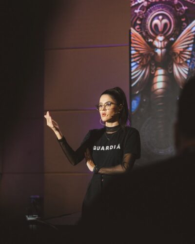 Bárbara Bruna – quem é? Conheça a especialista de tráfego pago