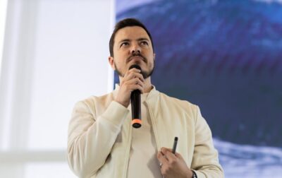 Rodrigo Vinhas – quem é? Conheça o estrategista e mentor de negócios digitais