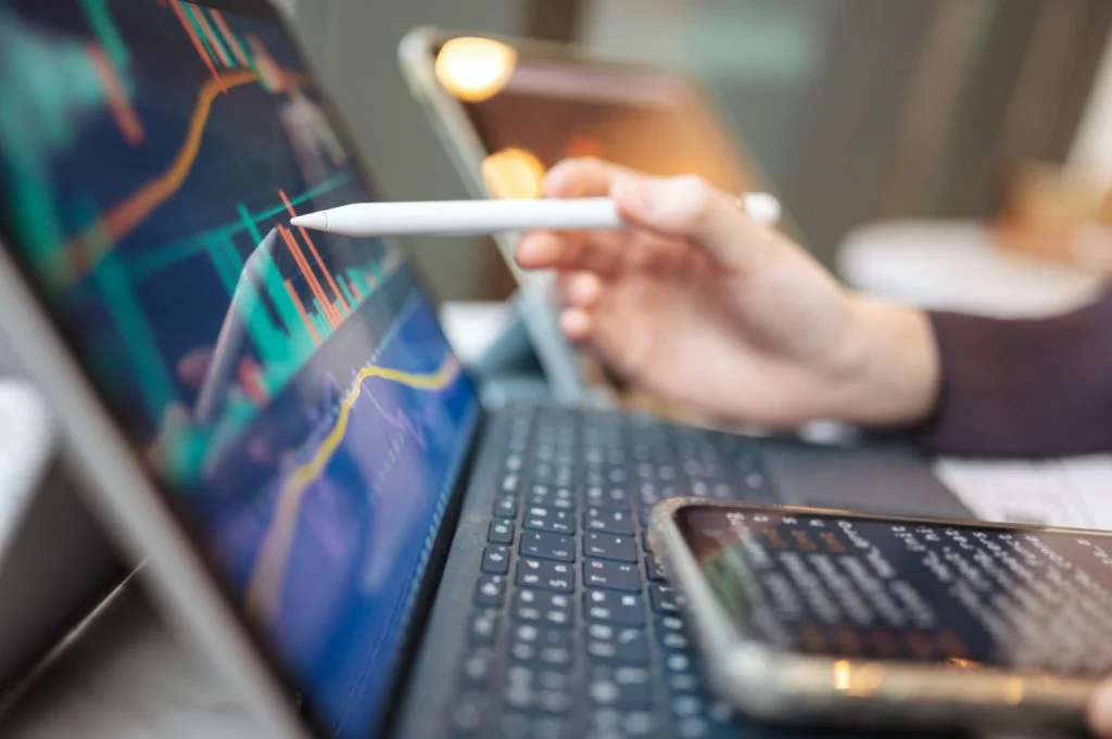 70% dos profissionais de marketing digital estão otimistas com o futuro do setor no Brasil